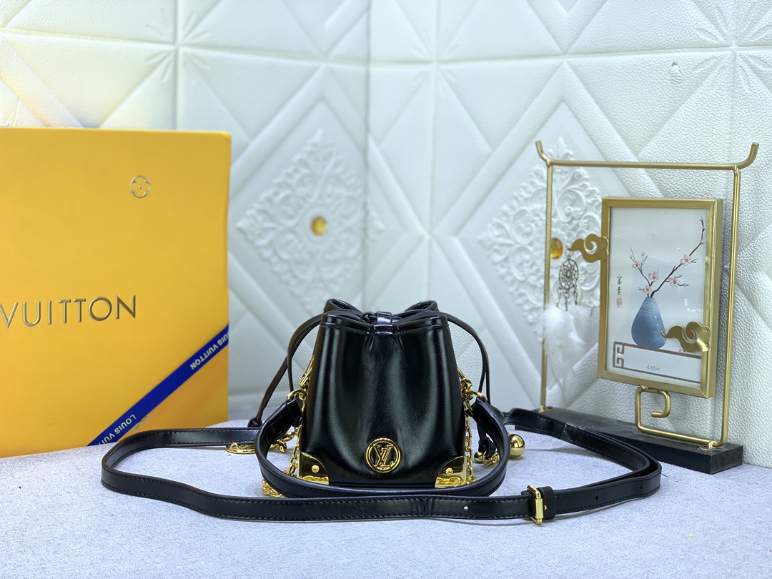 Louis Vuitton Online Only M83227 (2) 11.5 x 11.5 x 11.5 cm