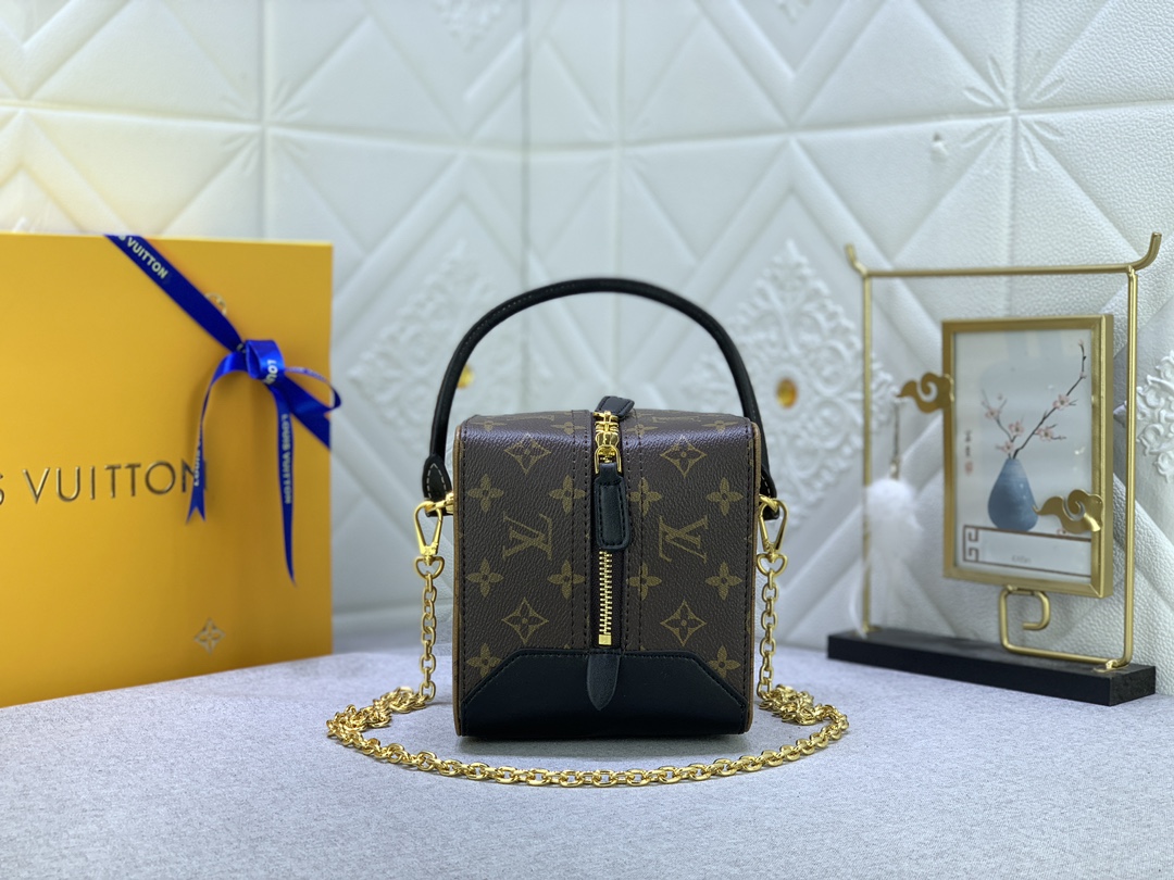 Louis Vuitton SQUARE M43589 16x16x16cm