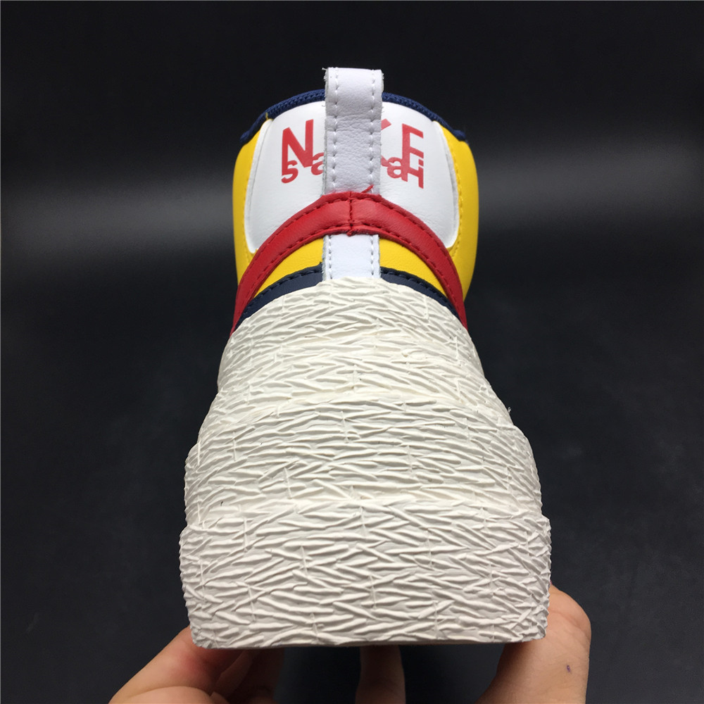 Nike Blazer Mid sacai Snow Beach BV0072-700
