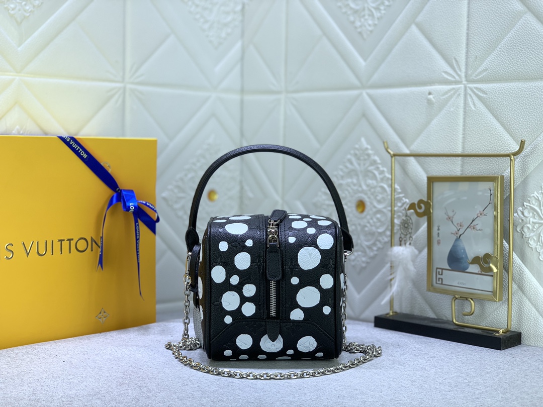 Louis Vuitton x YK Square Bag M21778 (3) 16x16x16cm