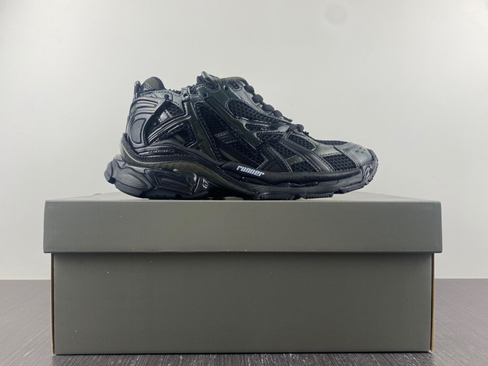 Balenciaga Runner Sneaker 'Black'