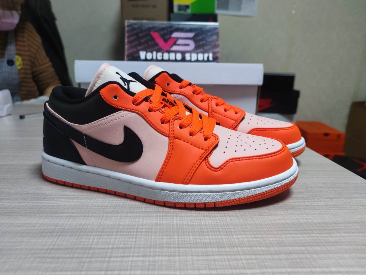 Jordan 1 Low Orange Black DM3379-600