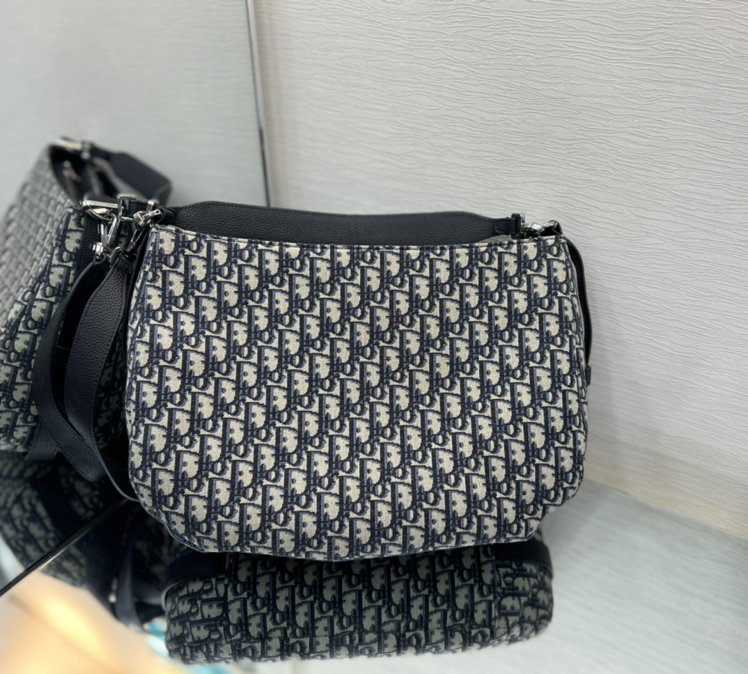 Dior 23790(2) 40×29.5×14.5cm