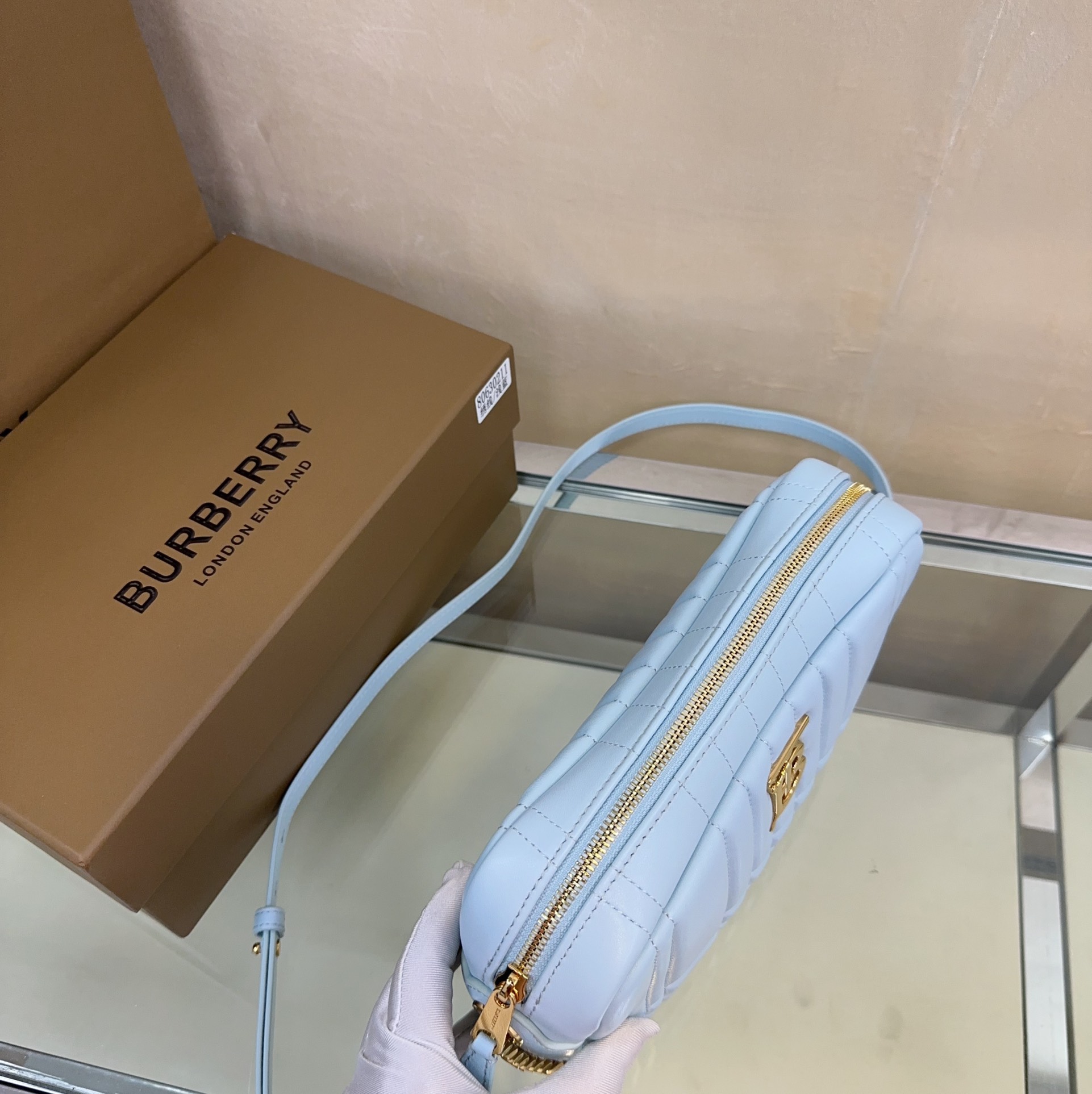 Burberry Lola  021163 (3)  24 x 6× 15cm