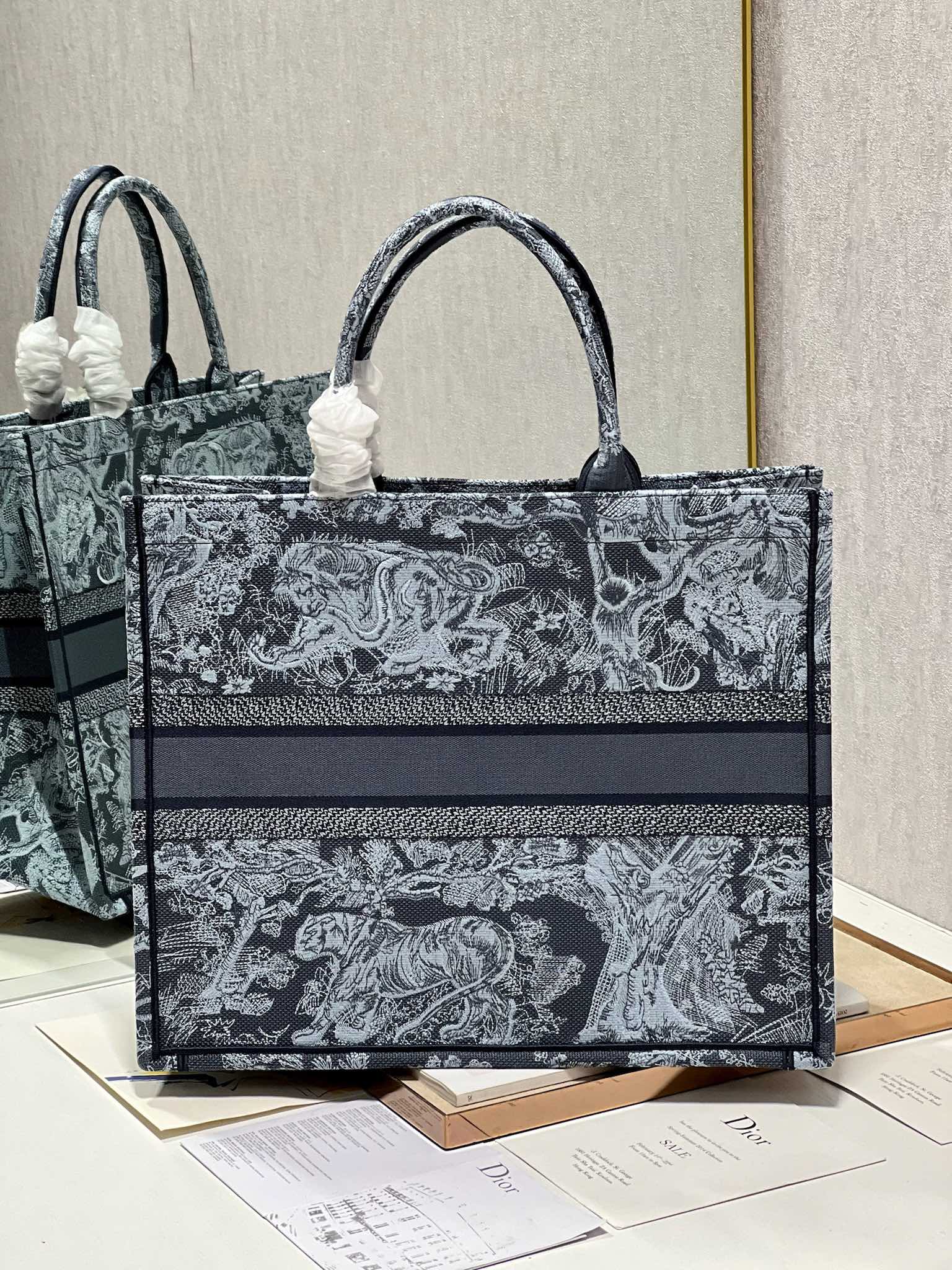Dior Tote 1286 (15)