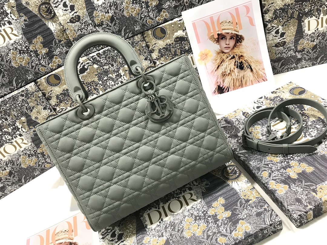 Dior Lady M0566(6) 32 x 25 x 11cm