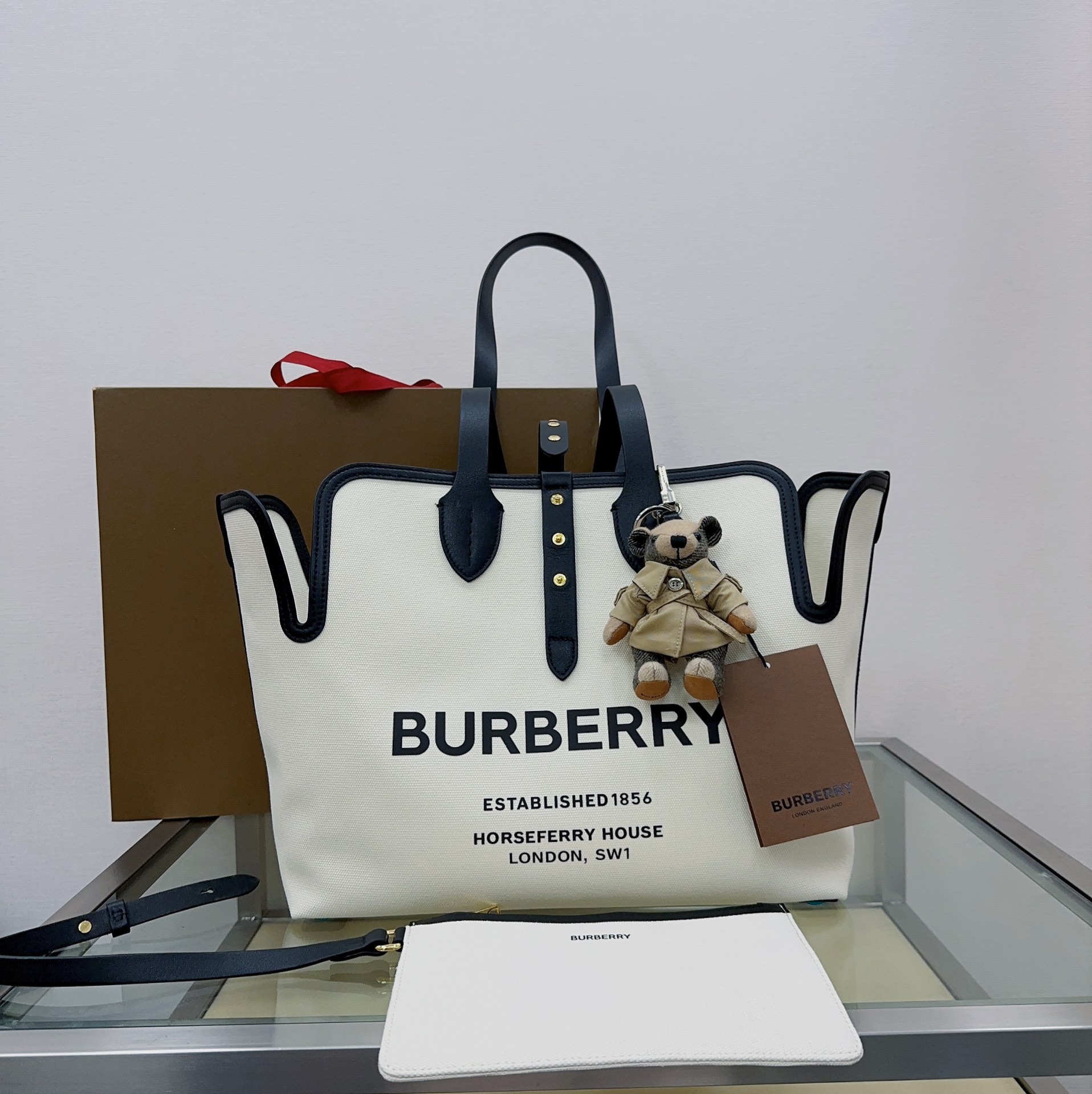 Burberry The Belt 588160 (2)  35 x 15 x 31cm