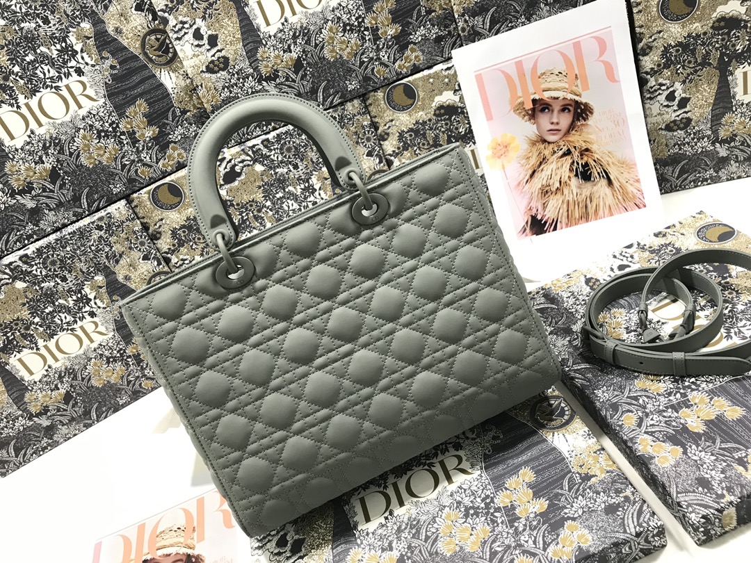 Dior Lady M0566(6) 32 x 25 x 11cm