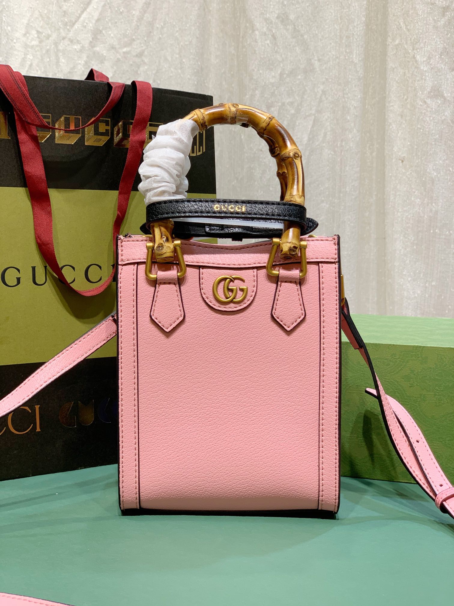 Gucci 739079 15.5x19.5x6cm