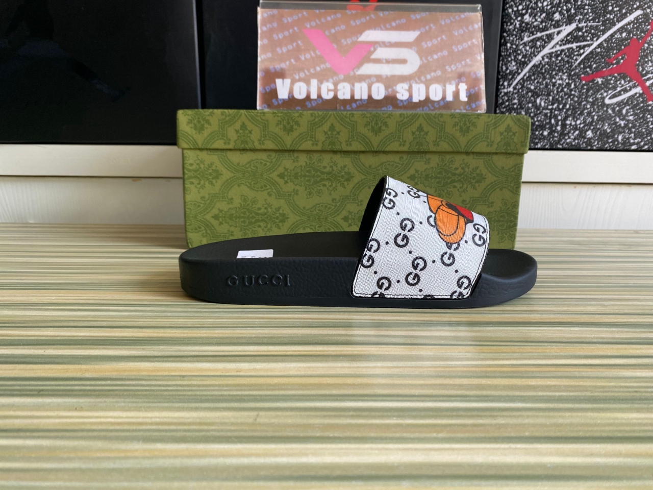 GUCCI Slide