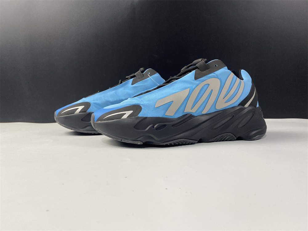 adidas Yeezy Boost 700 MNVNBright Cyan GZ3080