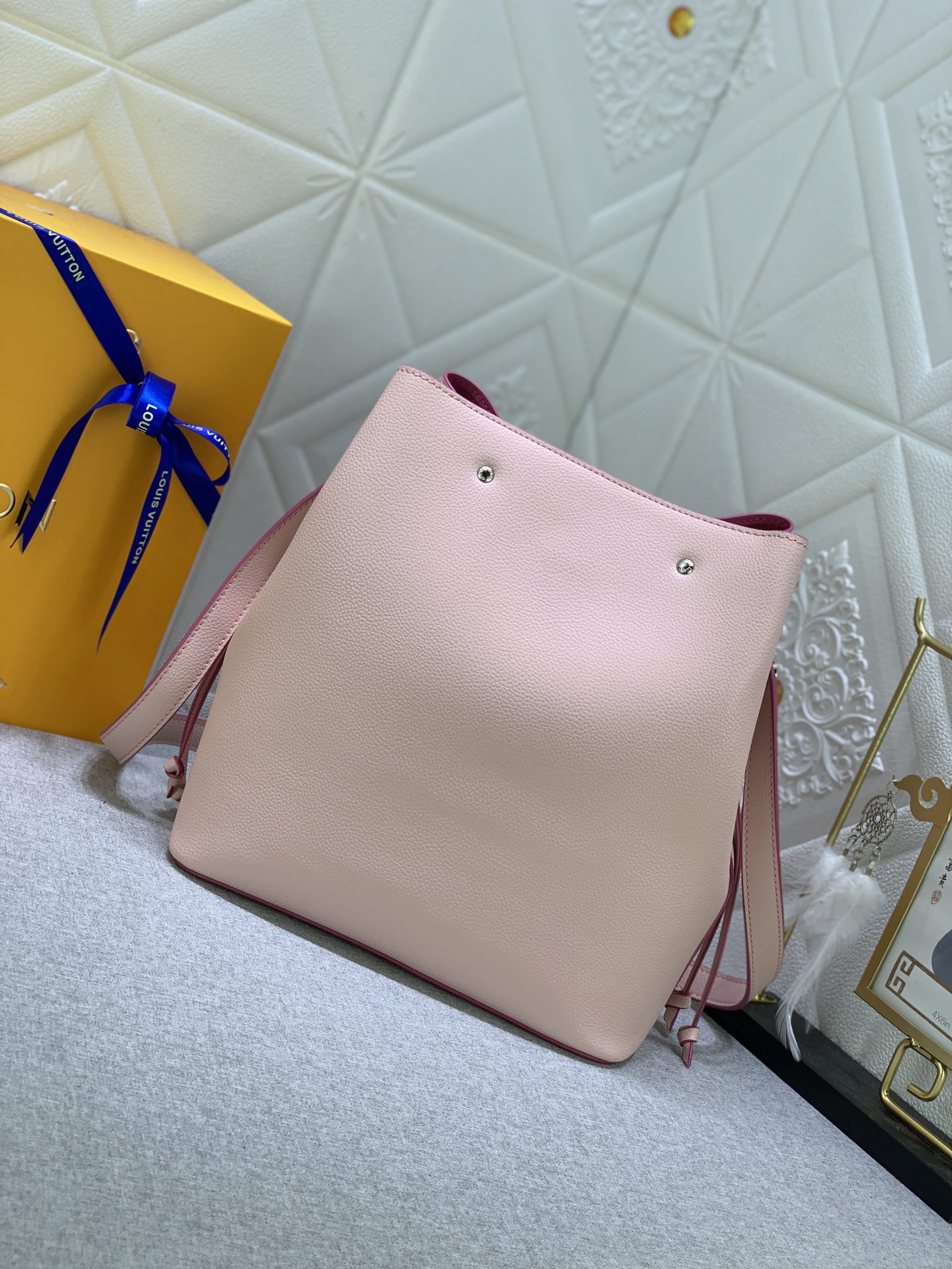 Louis Vuitton M54677 (2) 25-27-15cm