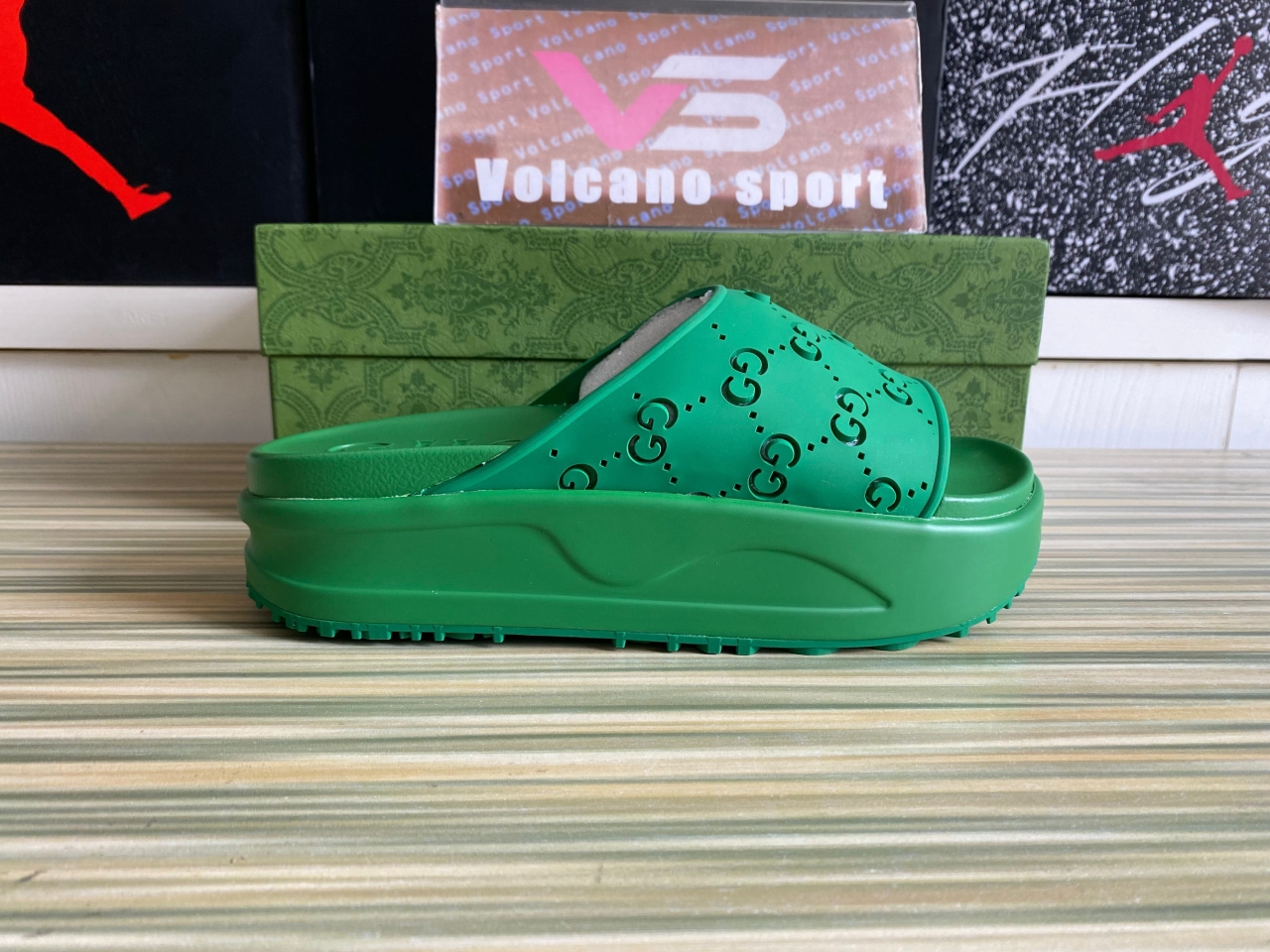 GUCCI slide