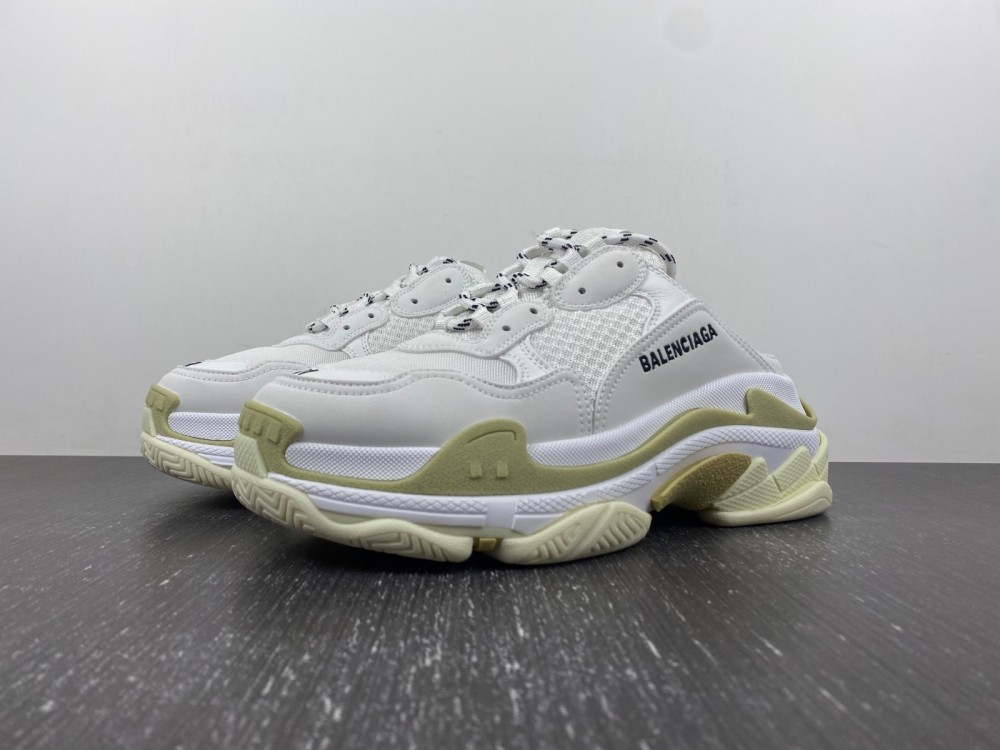BALENCIAGA TRIPLE 755686 W3SM2 9097