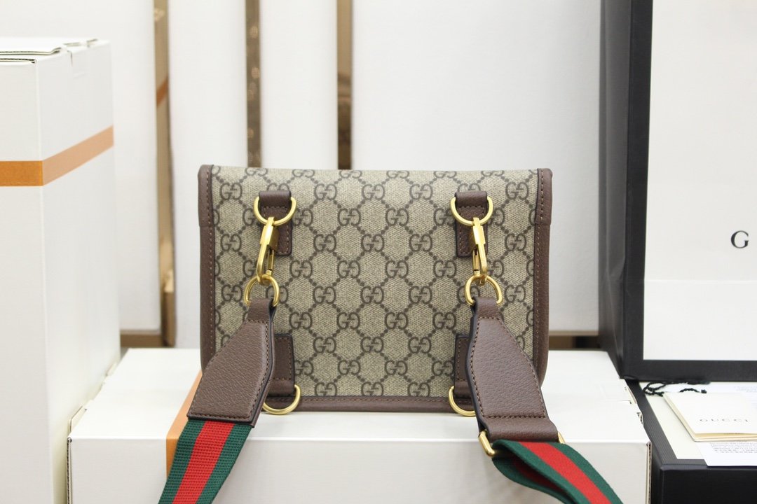 GUCCI Totem GG Superme 489617 20*13*2.4cm