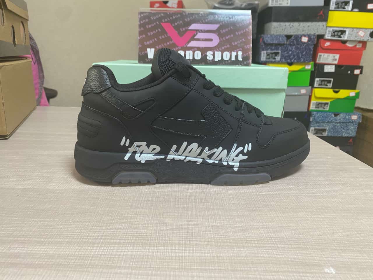 OFF-WHITE OOO Low Tops 