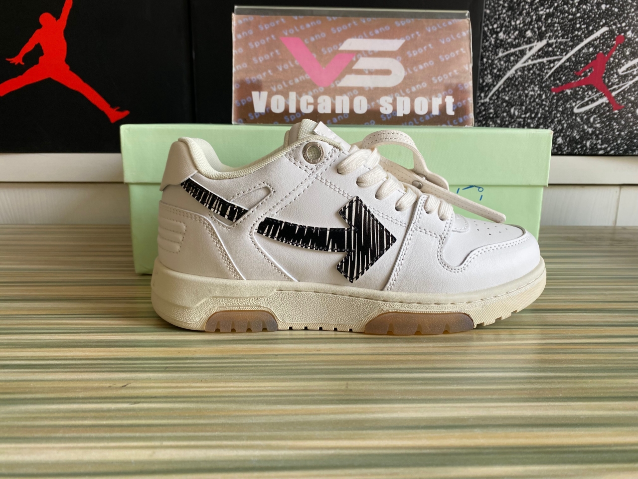 Off-White OOO Low Tops White Black SS21