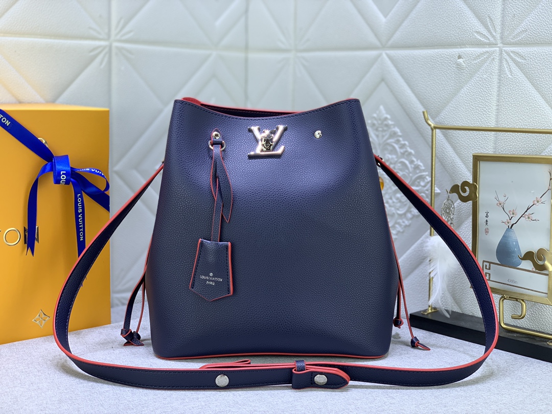 Louis Vuitton M54677 (3) 25-27-15cm