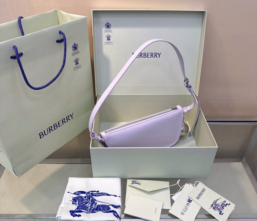 Burberry 580160 (2)  26 x 5.5× 13.5cm