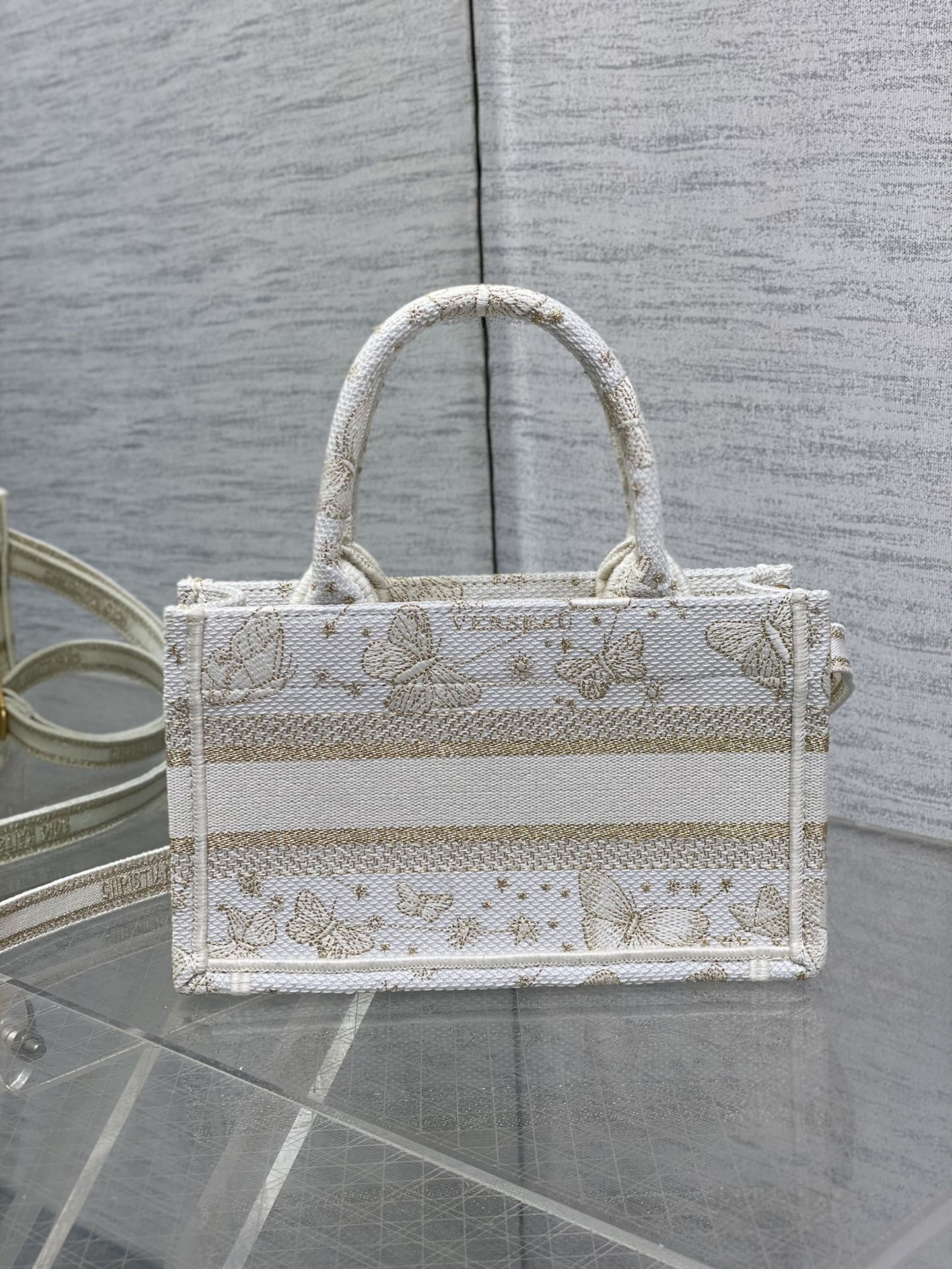 Dior Tote 24 (2)