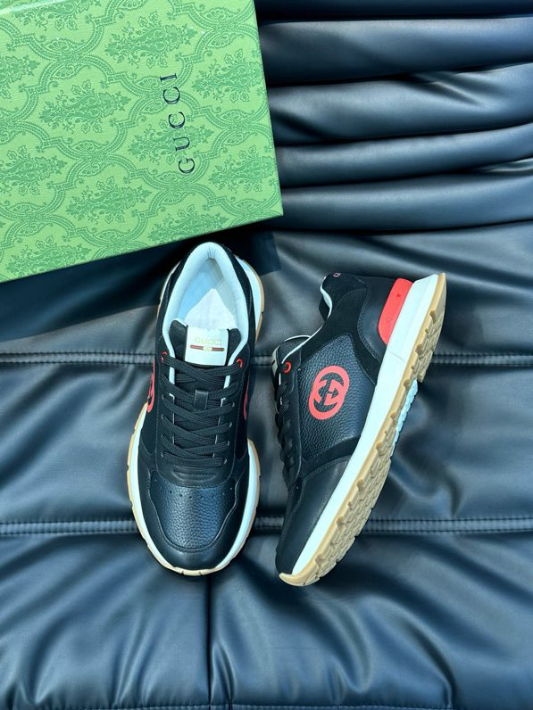 Gucci Men's GG sneakers Black Red