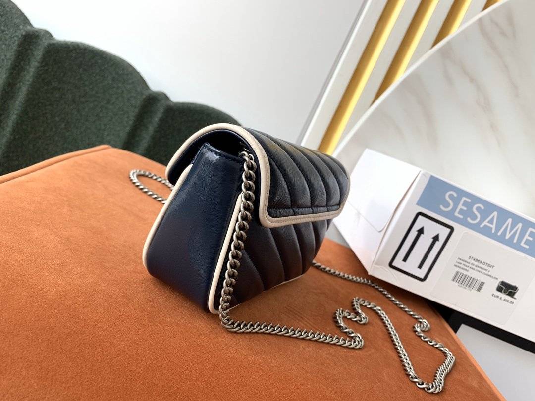 GUCCI Marmont 574969 17.5/11.5/4cm