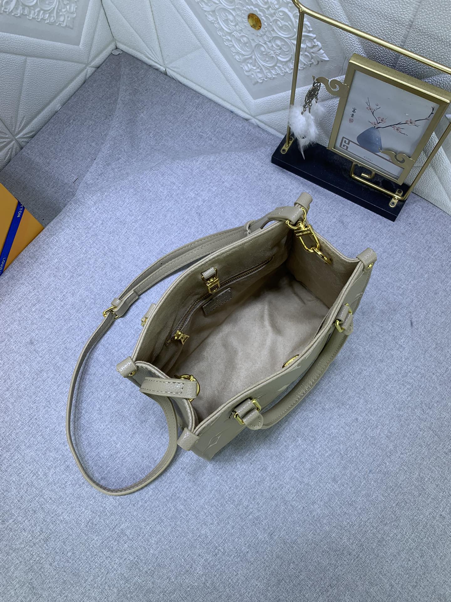 Louis Vuitton OnTheGo Tote M46513 25.0 x 11.0 x 19.0cm