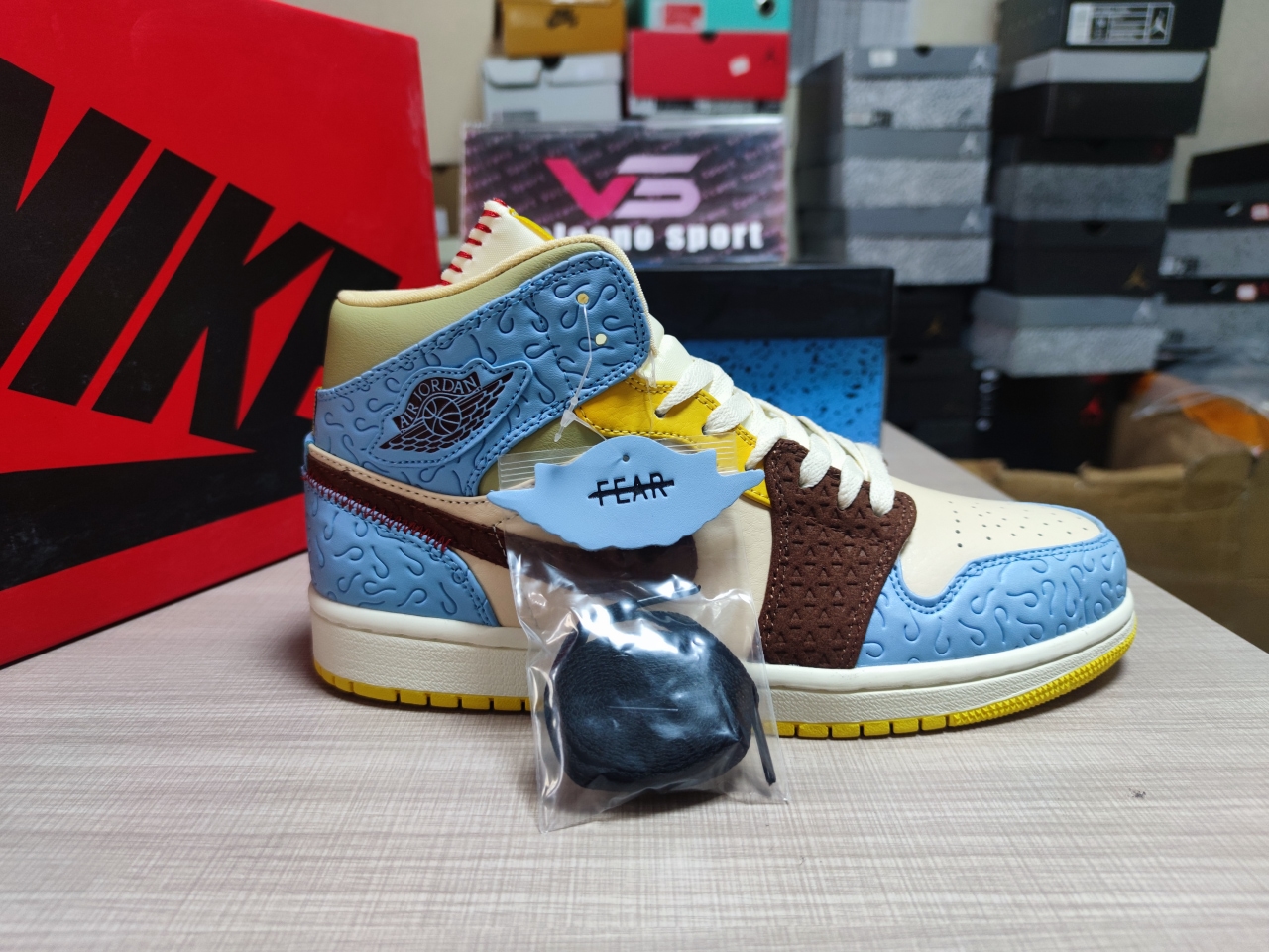 Jordan 1 Mid SE Fearless Maison Chateau Rouge CU2803-200