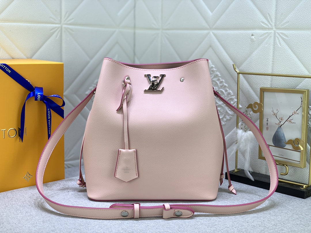 Louis Vuitton M54677 (2) 25-27-15cm