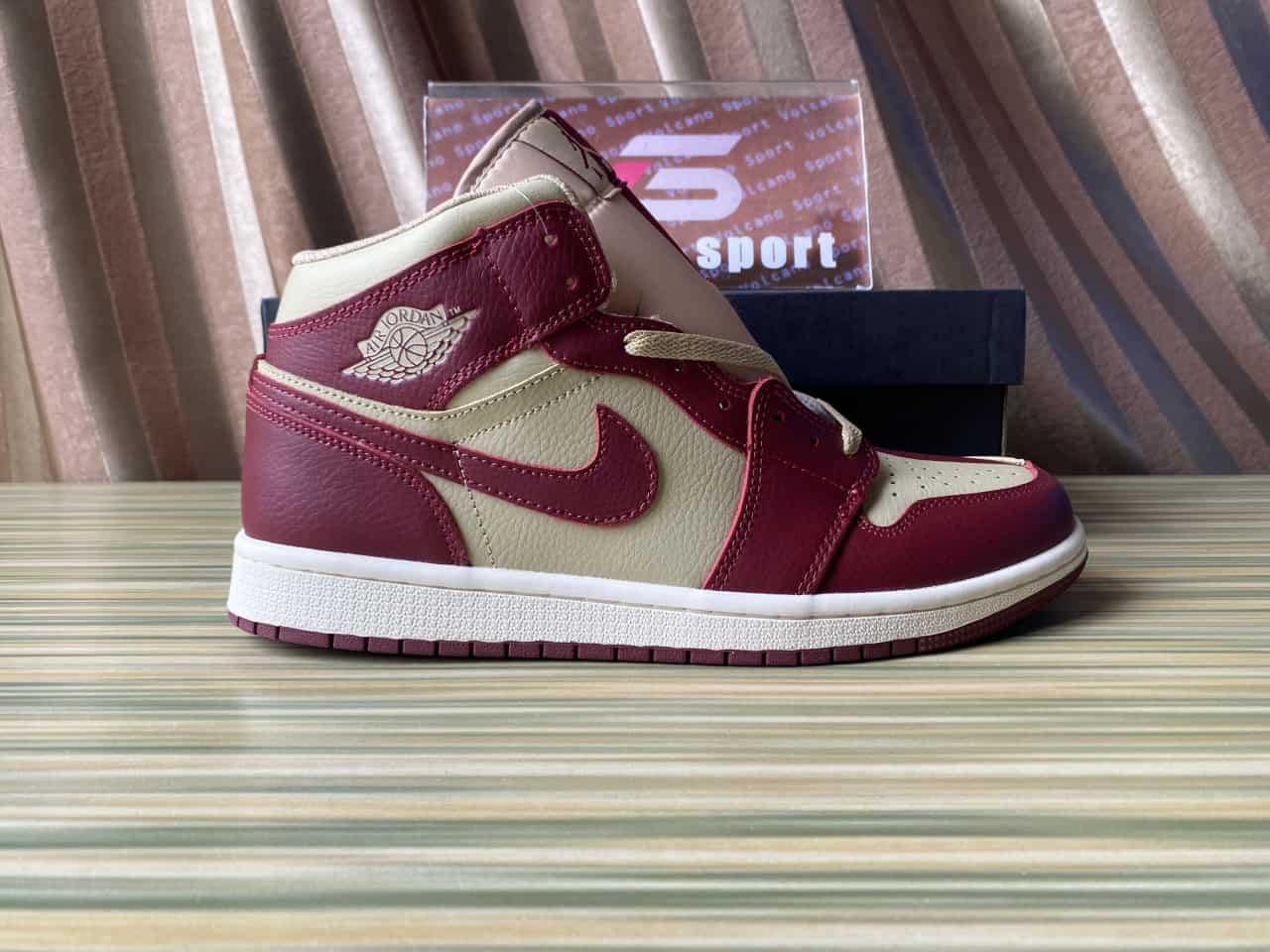 Jordan 1 Mid SE Split Beach Cherrywood Red DR0501-200
