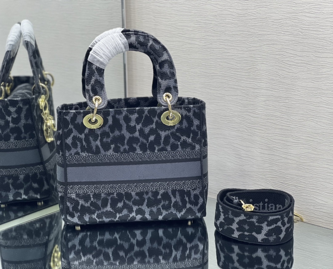 Dior LADY 9027(7) 24x20x11cm