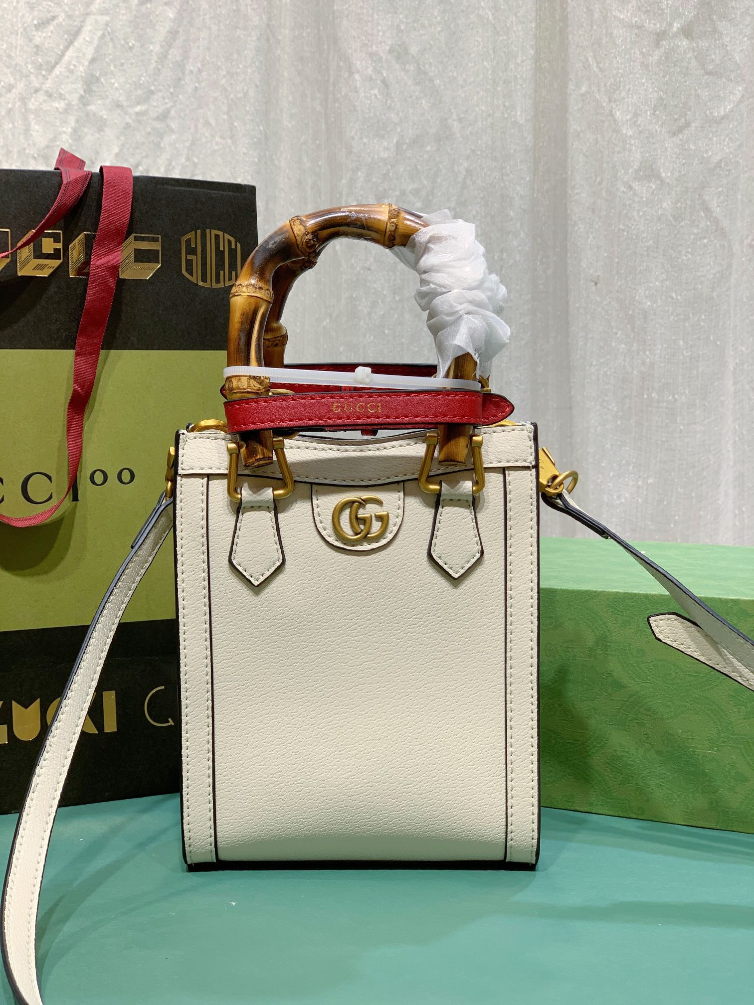 Gucci 739079 15.5x19.5x6cm
