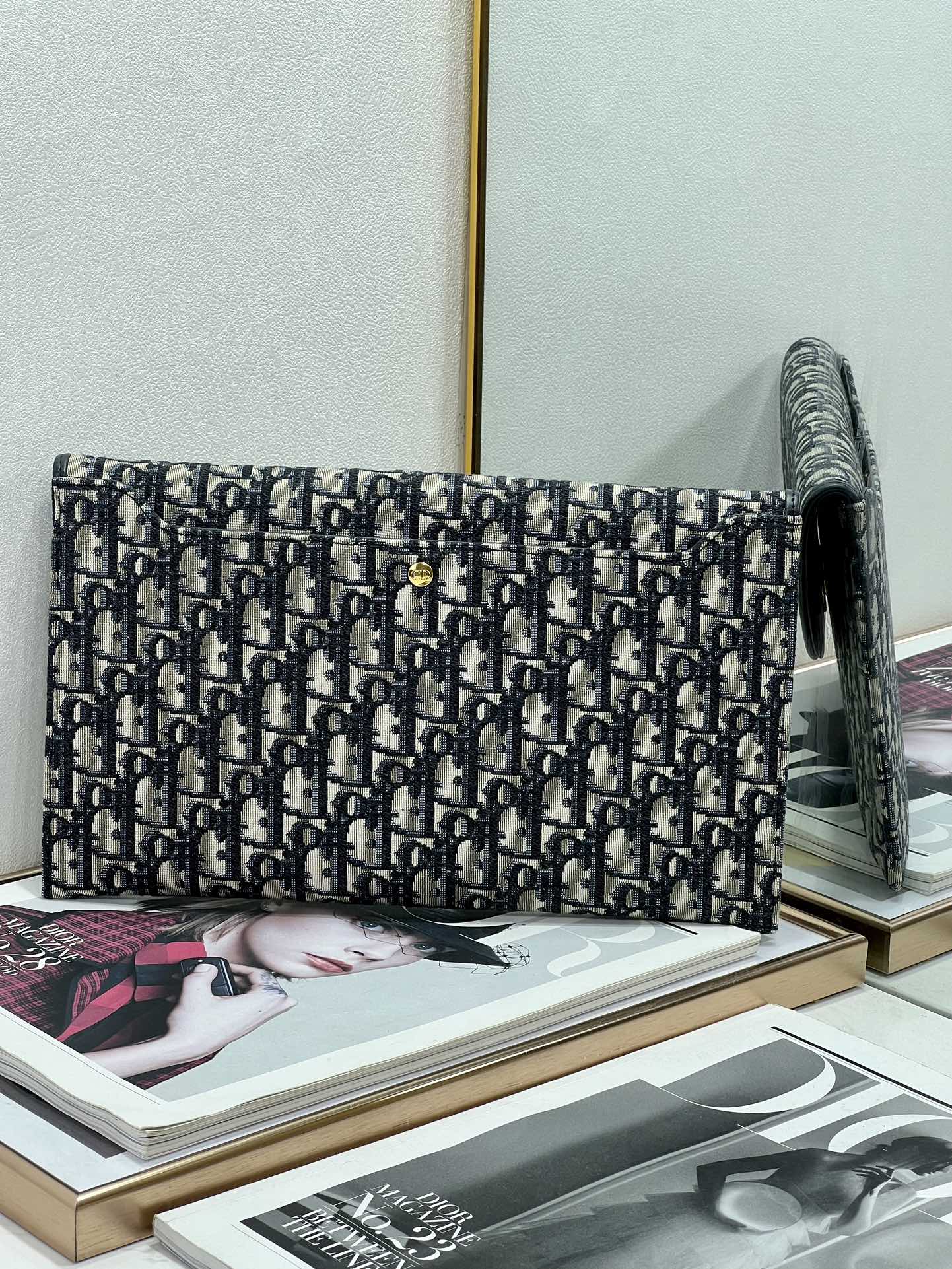 Dior 30 Montaigne Avenue 2039 30x18.2x2cm