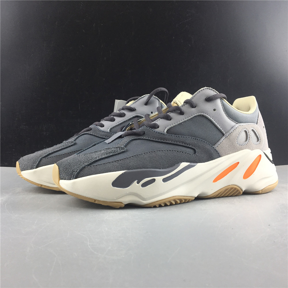 adidas Yeezy Boost 700 Magnet FV9922