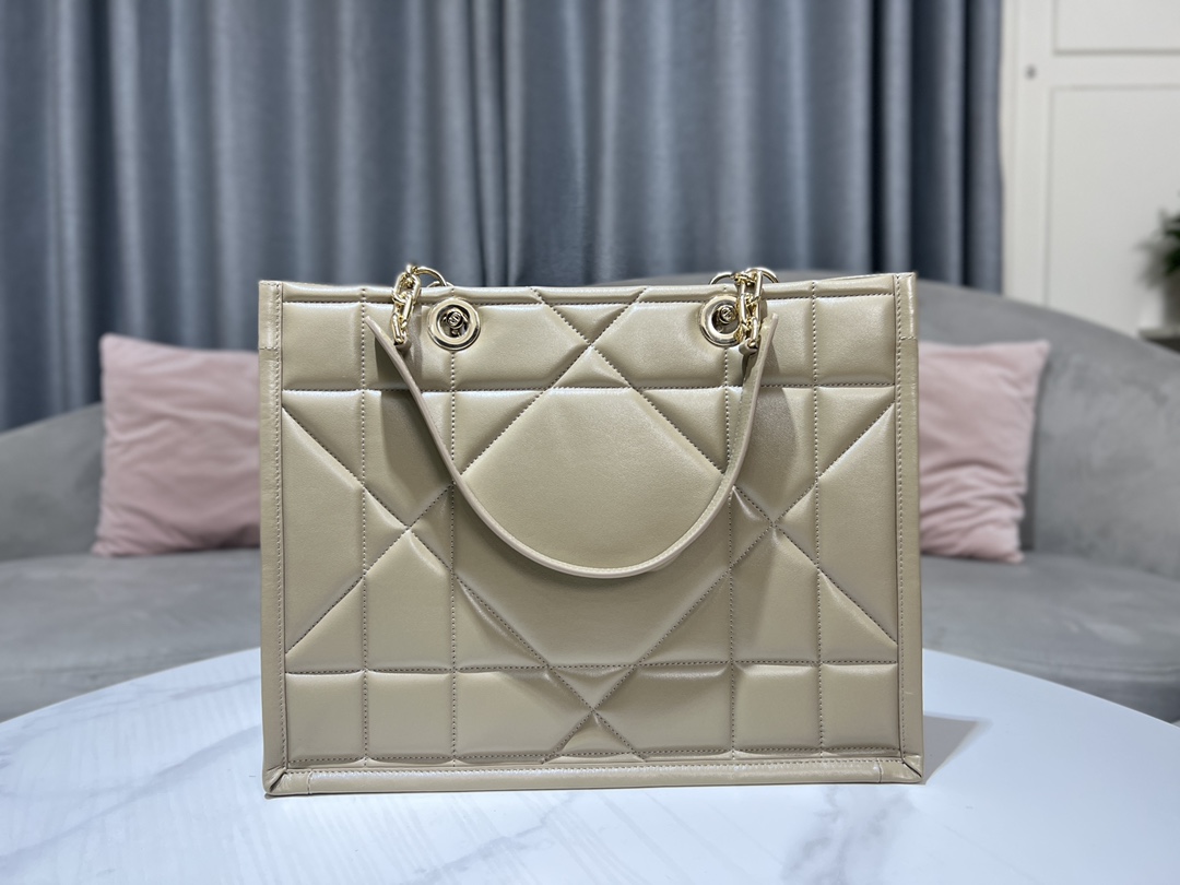 DIOR ESSENTIAL 3 (4)