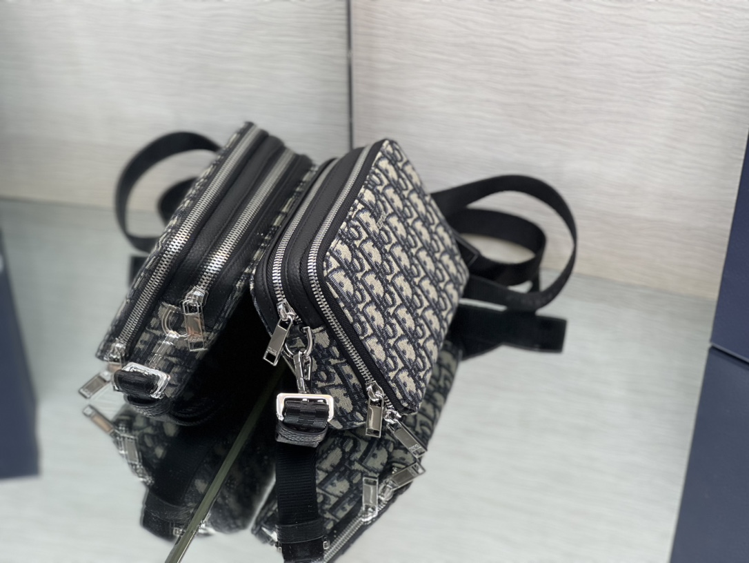 Dior ESSENTIALS 22412(2) 17cm*12.5cm