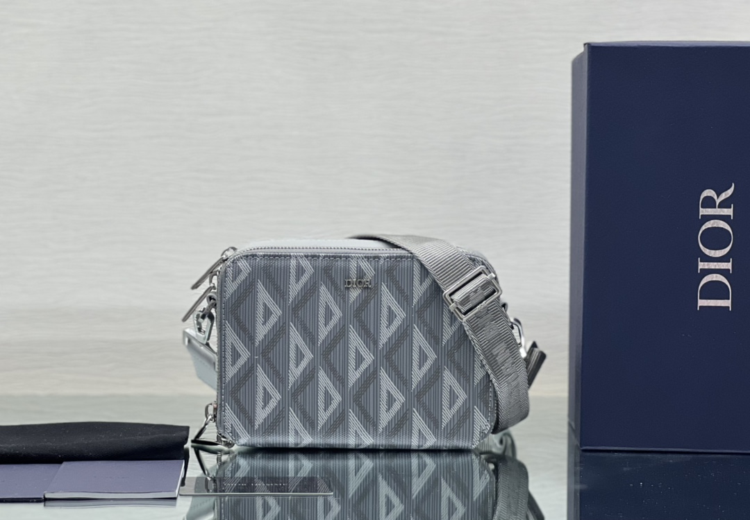 Dior CD Diamond 22412-2 17 x 12.5 x 5cm