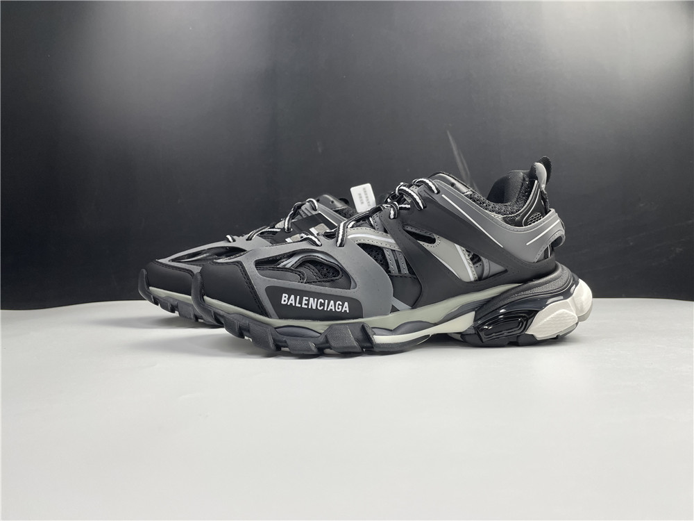 BALENCIAGA Track Parisian family three generations of retro dad shoes