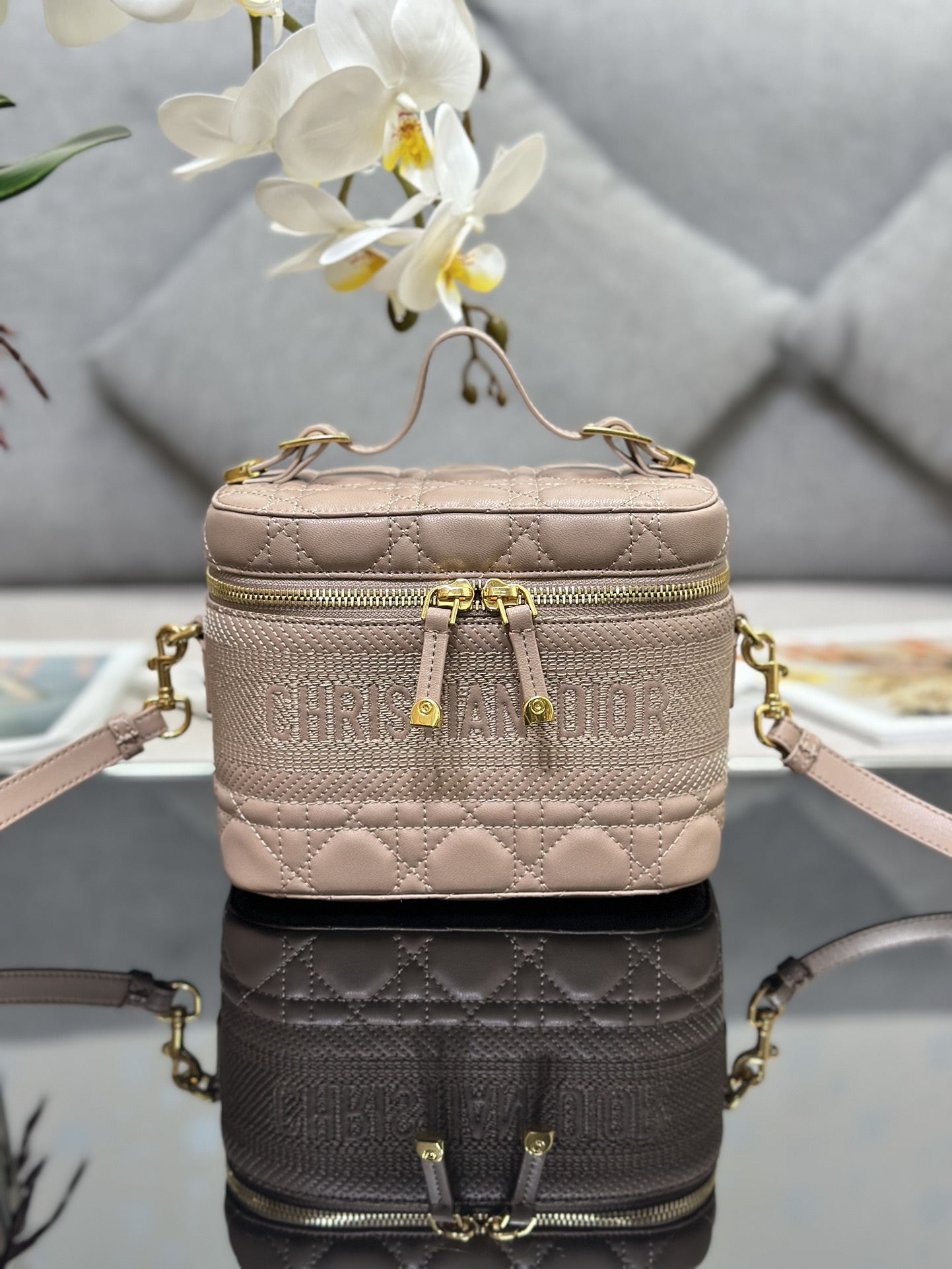 Dior Travel S5488 (3) 18.5  x 13 x 10.5 cm