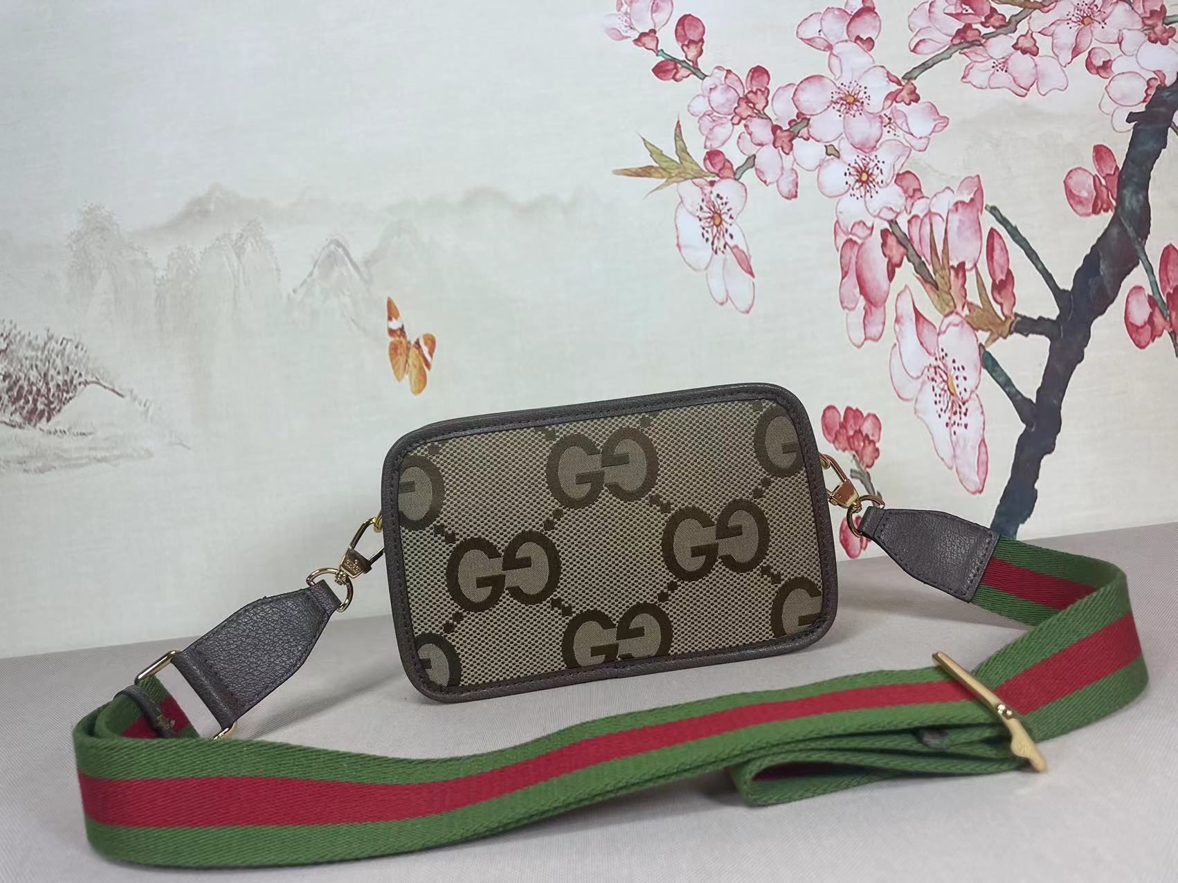 GUCCI 696075 22.5X14X7cm