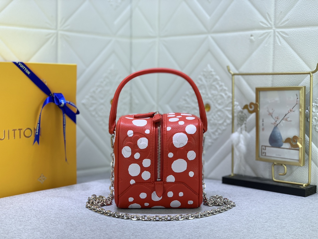 Louis Vuitton x YK Square Bag M21778 (4) 16x16x16cm