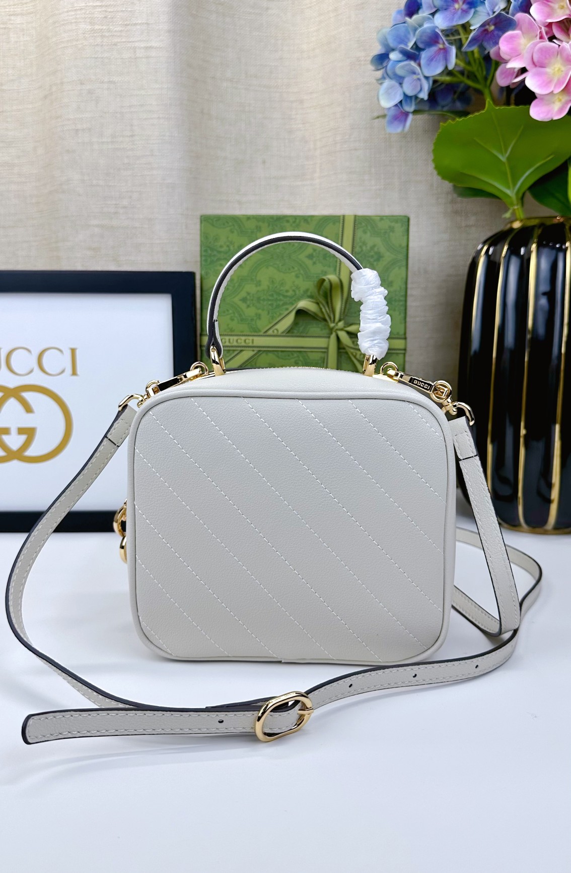 Gucci Blondie 744434 17x15x9cm