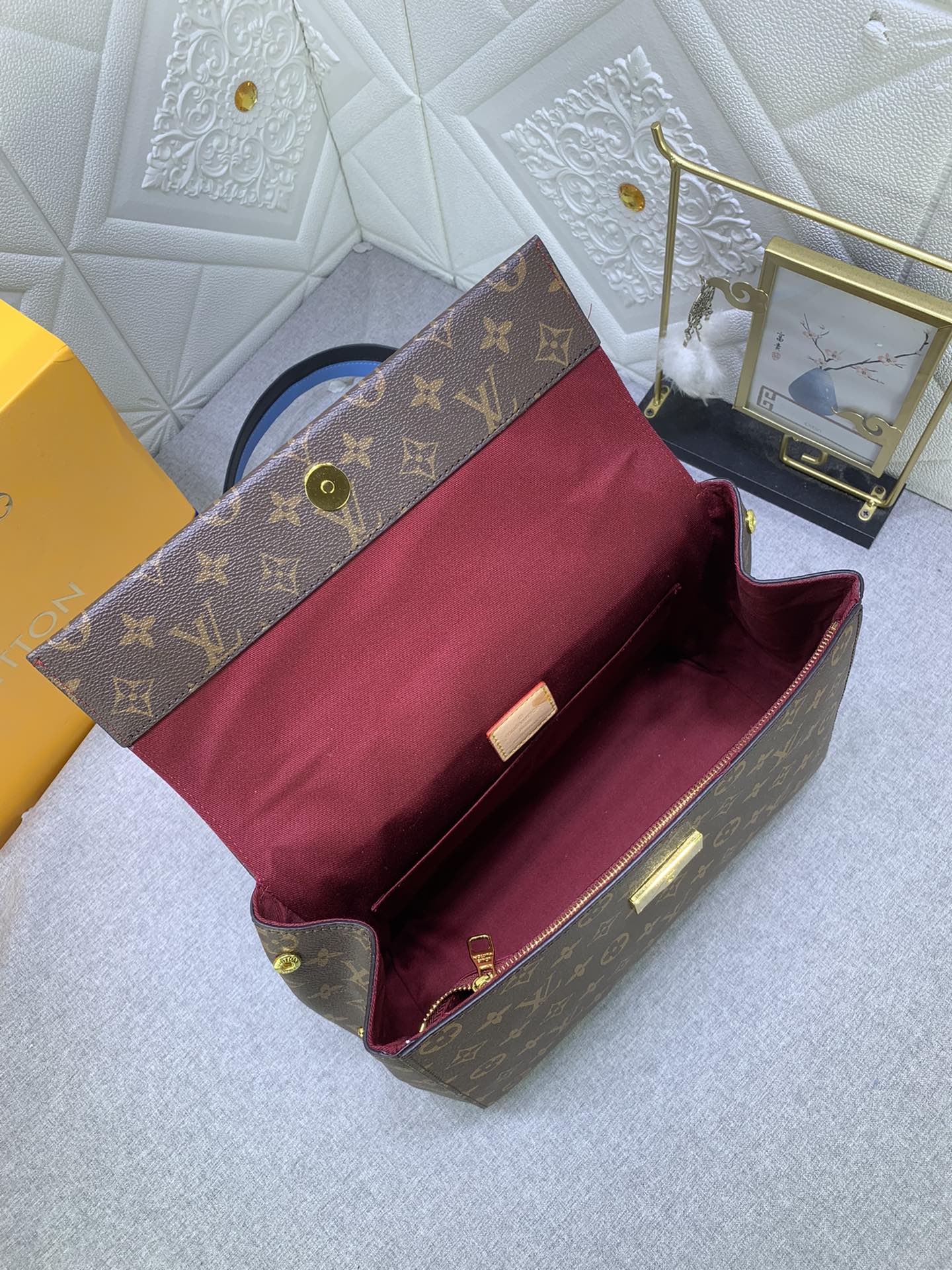 Louis Vuitton Cluny M42735 (2) 32.0 x 22.5 x 12.0 cm