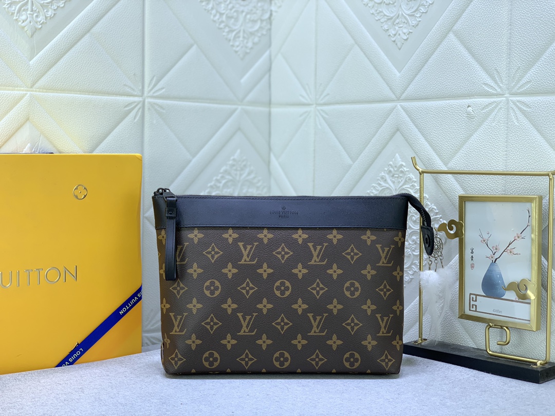 Louis Vuitton pochette voyage souple M82545 32 x 21 x 8cm