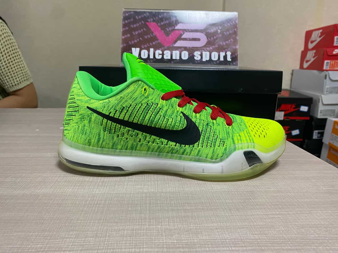 Kobe 10 Elite 'Grinch' iD 802817-901