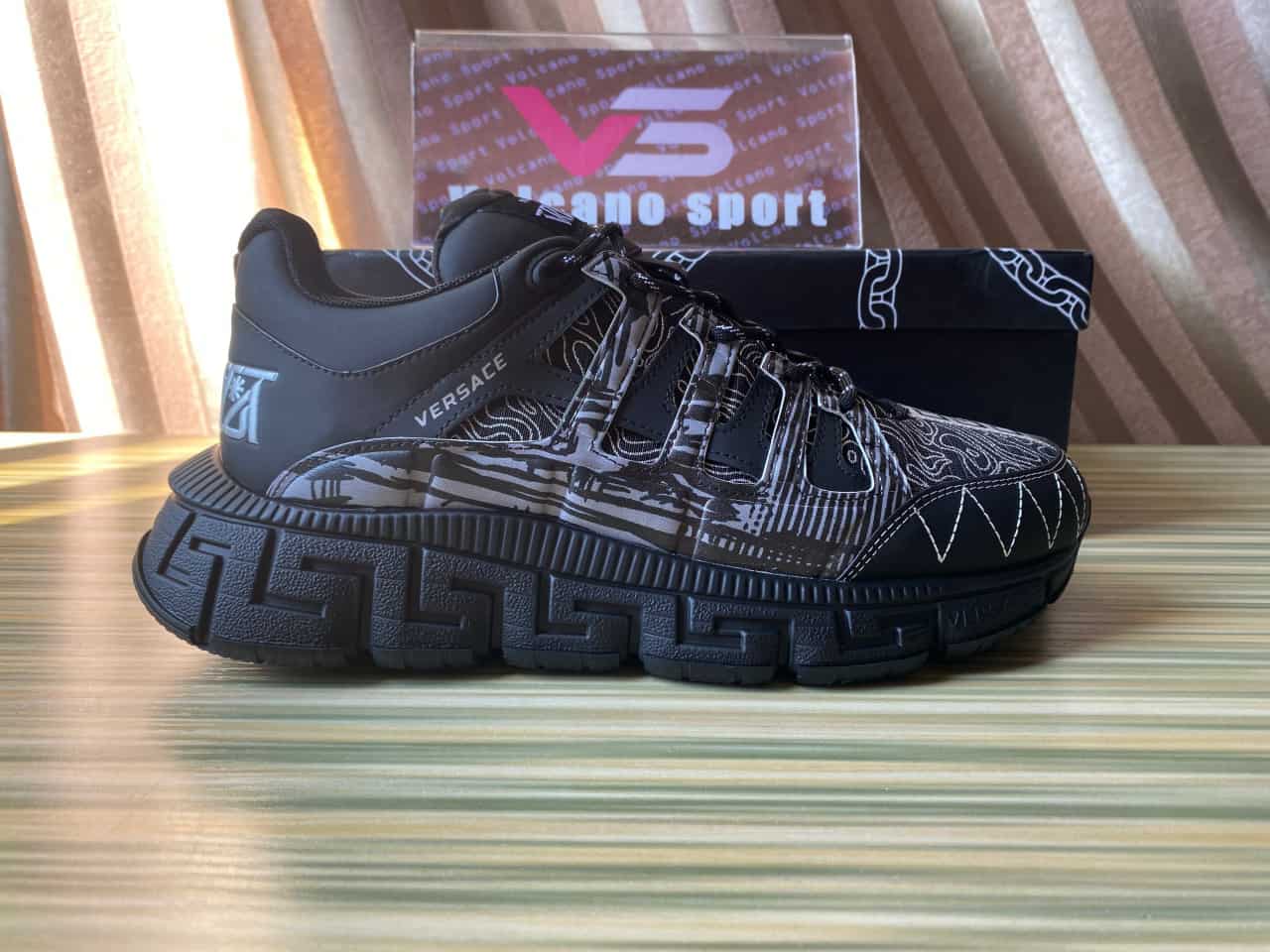 Versace Trigreca Black