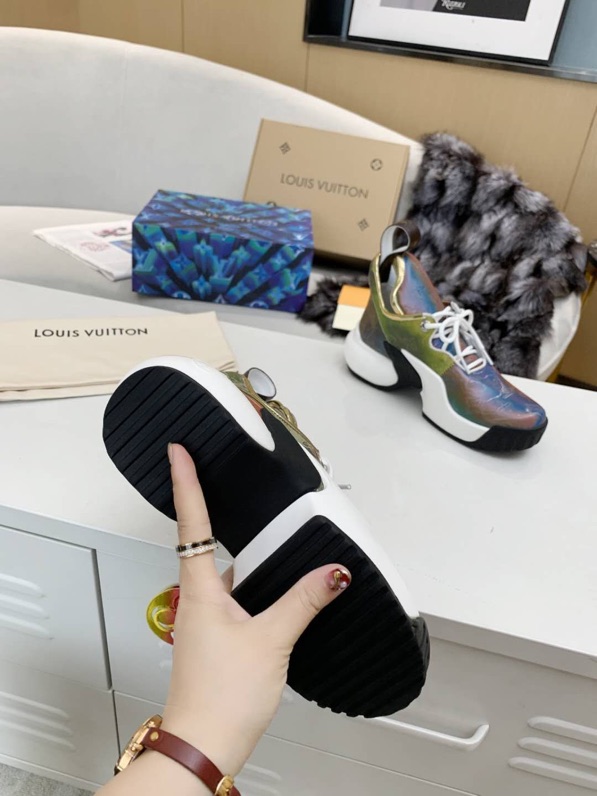 Louis Vuitton Archlight