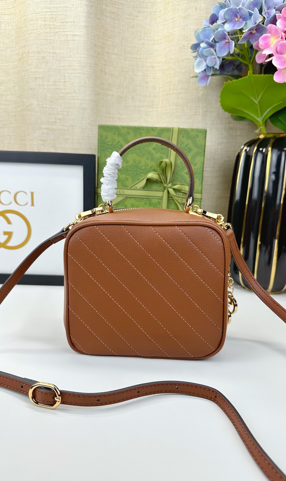 Gucci Blondie 744434 17x15x9cm