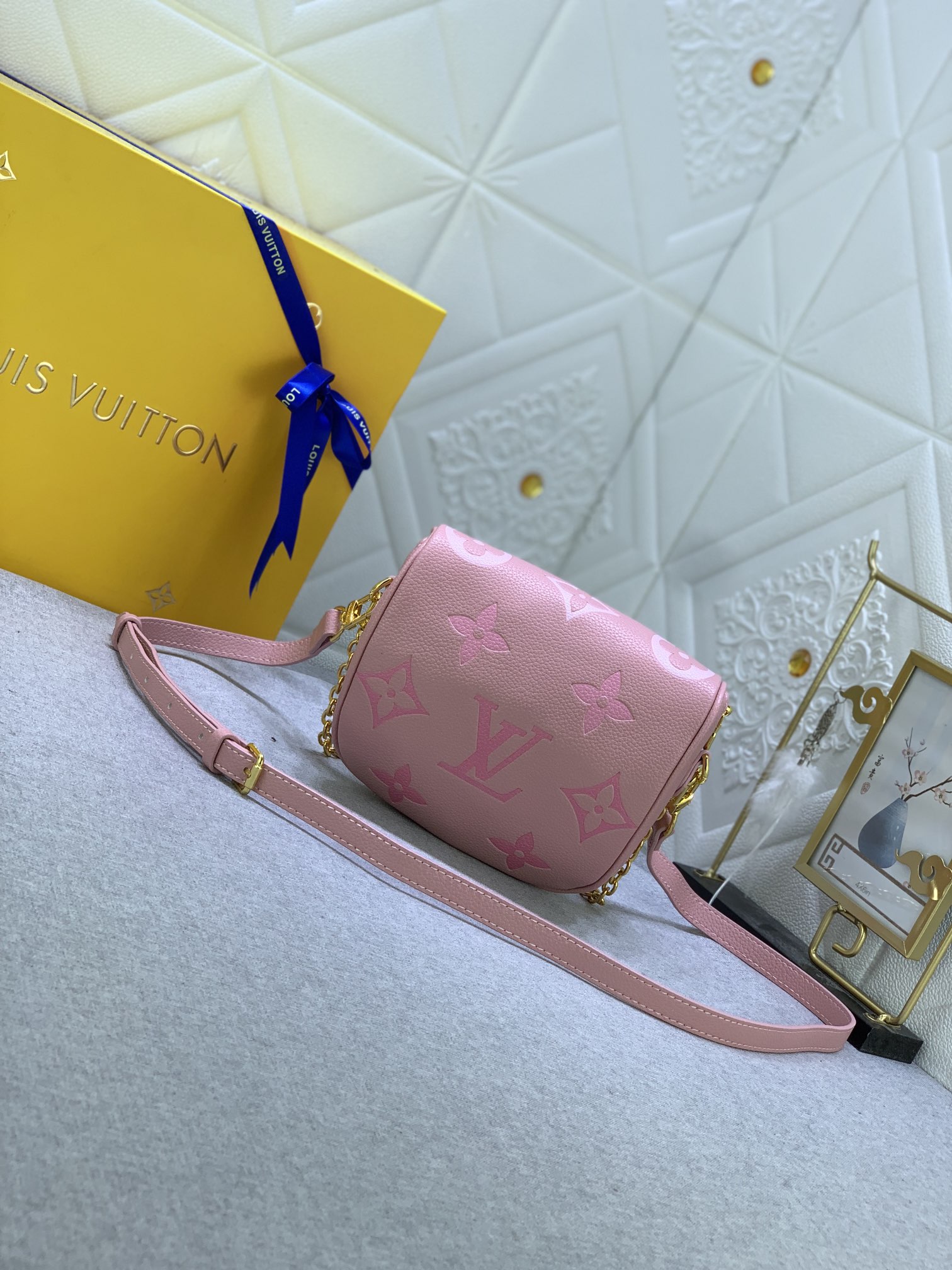 Louis Vuitton Mini Bumbag M82208 (5) 17x12x9.5cm