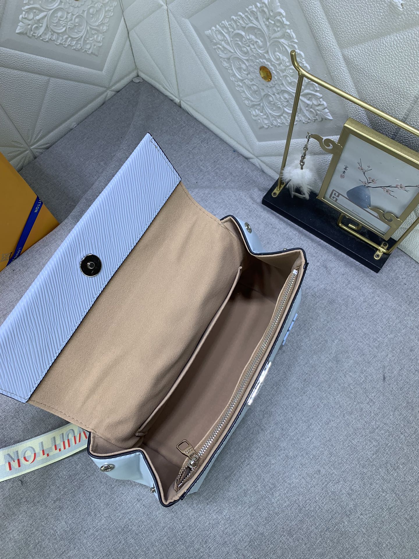 Louis Vuitton Cluny M58931 (2)